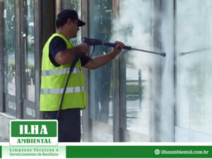 Hidrojateamento: A Solução Poderosa para Limpeza e Desobstrução Industrial