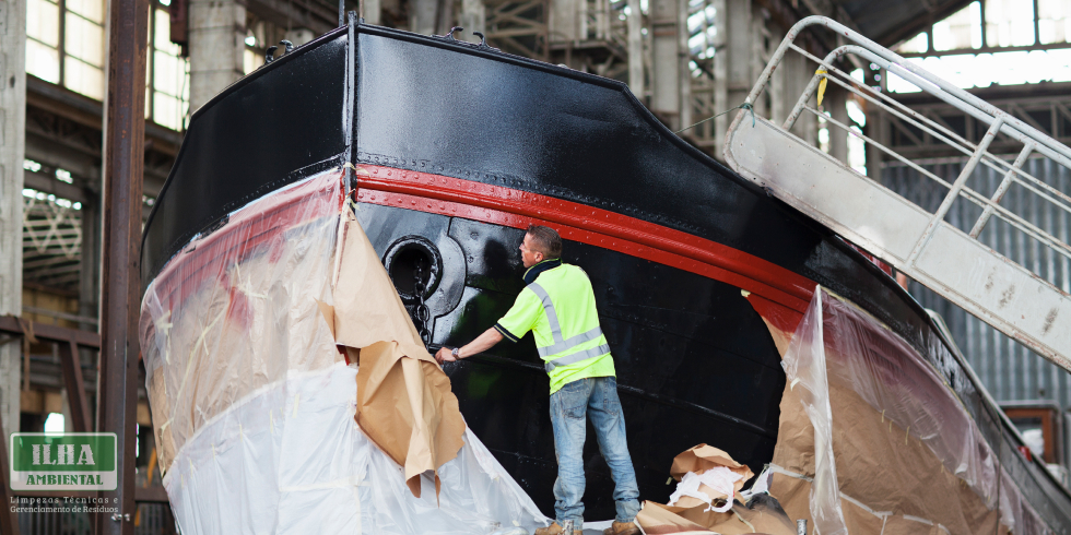 Limpeza de Casco de Navio: Por Que Realizar Periodicamente?